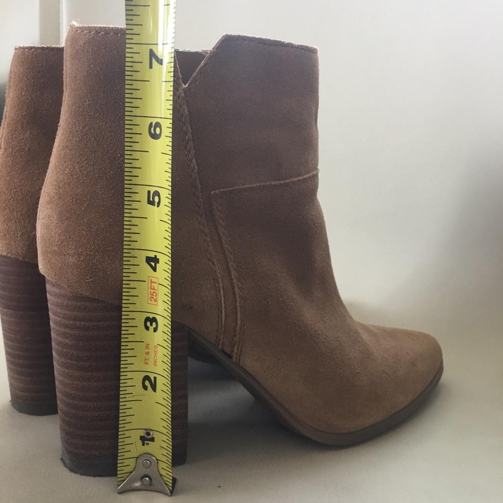 Nine West tan / camel heeled leather booties